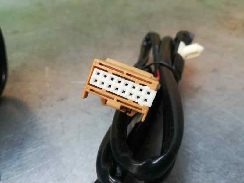 Recambio de retrovisor derecho para audi a4 berlina (8e) referencia OEM IAM  7 CABLES ELECTRICO