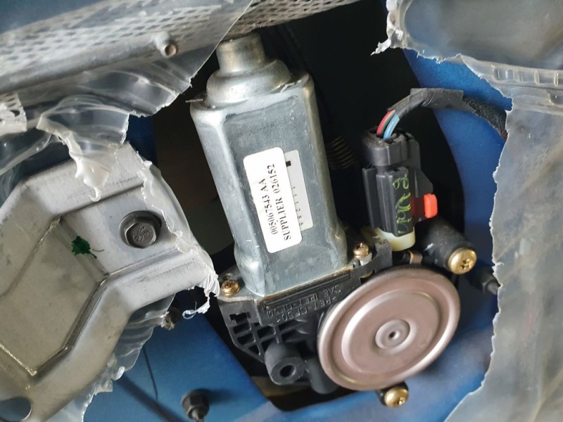 Recambio de elevalunas trasero izquierdo para chrysler pt cruiser (pt) 2.2 crd limited referencia OEM IAM   ELECTRICO