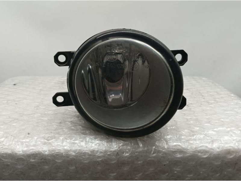 Recambio de faro antiniebla derecho para toyota yaris active referencia OEM IAM 812100D041 89206401 VALEO