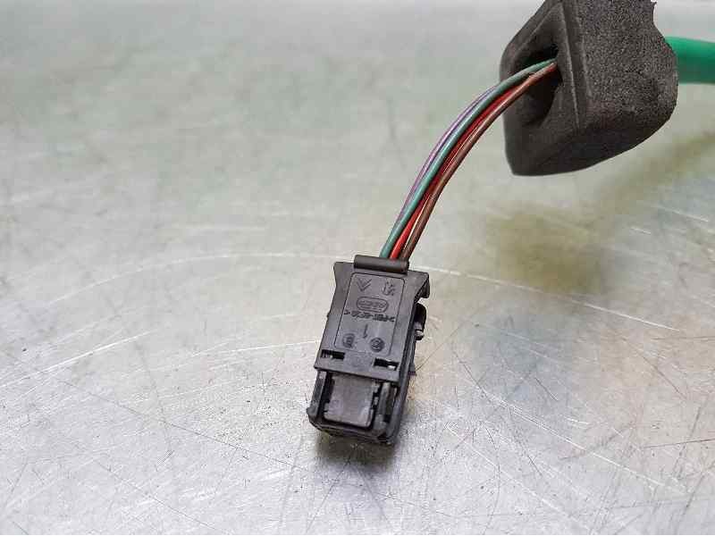 Recambio de retrovisor izquierdo para citroën c5 berlina 1.8 16v vivace referencia OEM IAM  5 CABLES ELECTRICO TOCADO