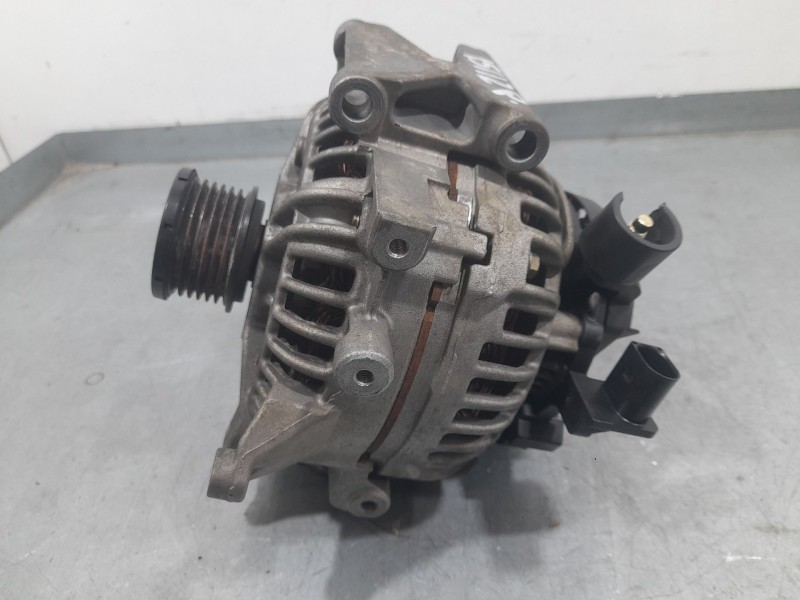 Recambio de alternador para mercedes-benz clase c (w203) berlina 220 cdi (la) (203.008) referencia OEM IAM A0131540002 012462501
