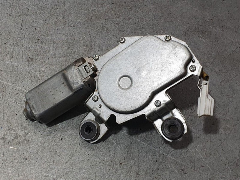 Recambio de motor limpia trasero para ssangyong rodius xdi limited referencia OEM IAM 8615021003  