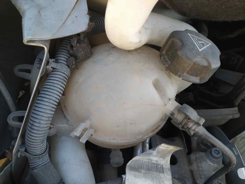 Recambio de deposito expansion para citroën c3 picasso seduction referencia OEM IAM 9800777280  
