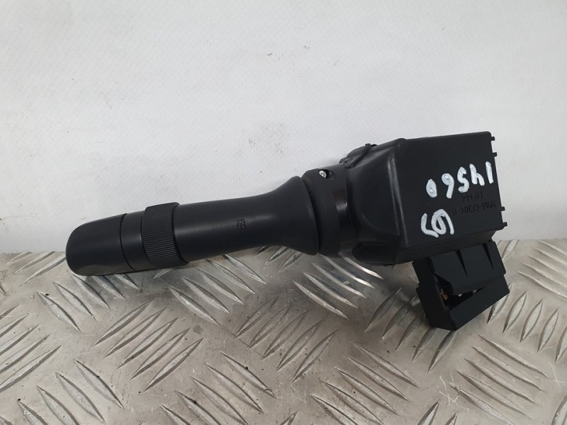 Recambio de mando limpia para toyota auris luna+ referencia OEM IAM 0241017F243  