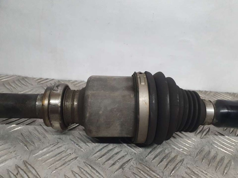 Recambio de transmision delantera derecha para peugeot 3008 gt line referencia OEM IAM 9811933980  