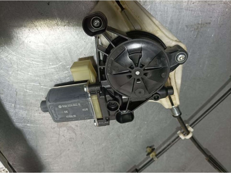 Recambio de elevalunas delantero derecho para seat leon (5f1) reference referencia OEM IAM 5F4837462D  ELECTRICO 2 PINS