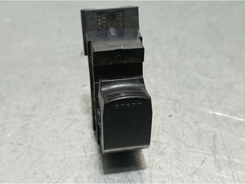 Recambio de mando elevalunas trasero derecho para fiat sedici (189) 2.0 multijet 16v emotion 4x4 referencia OEM IAM 71742597  