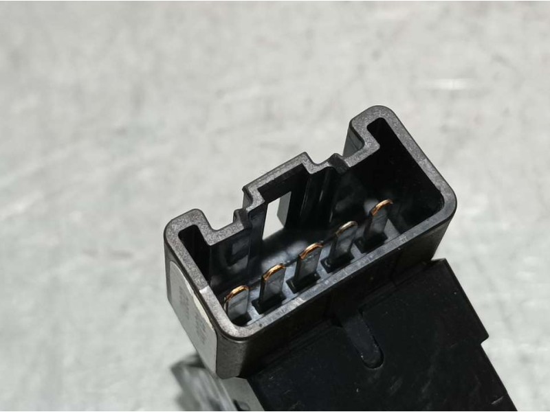 Recambio de mando elevalunas trasero derecho para fiat sedici (189) 2.0 multijet 16v emotion 4x4 referencia OEM IAM 71742597  