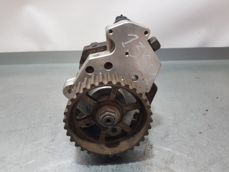 Recambio de bomba alta presion para renault laguna ii (bg0) 1.9 dci diesel referencia OEM IAM 8200108225 0445010075 BOSCH