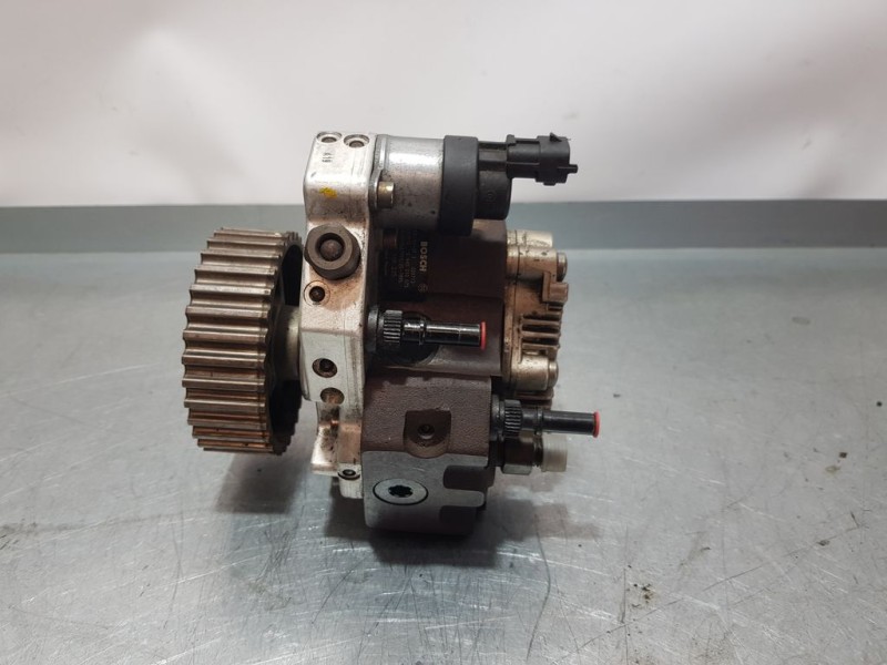 Recambio de bomba alta presion para renault laguna ii (bg0) 1.9 dci diesel referencia OEM IAM 8200108225 0445010075 BOSCH