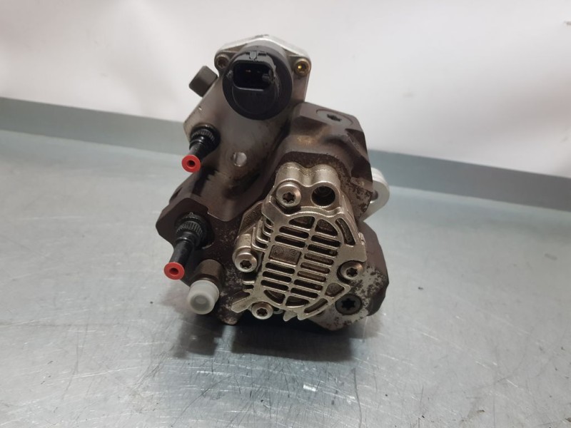 Recambio de bomba alta presion para renault laguna ii (bg0) 1.9 dci diesel referencia OEM IAM 8200108225 0445010075 BOSCH