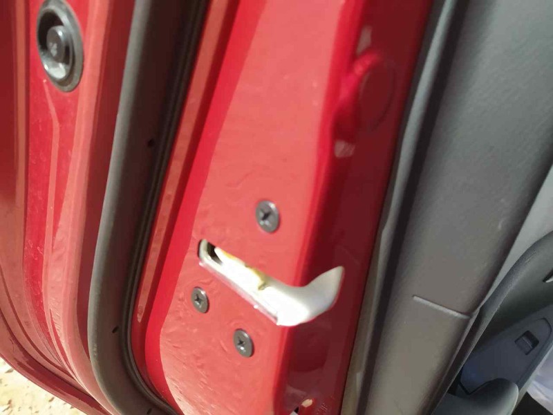 Recambio de cerradura puerta trasera izquierda para mazda 2 lim. () black tech edition referencia OEM IAM D09L73310  