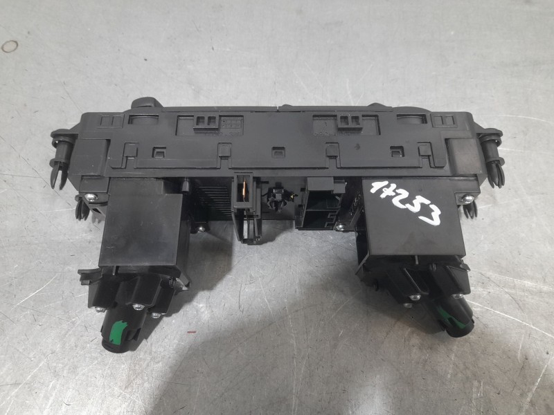 Recambio de mando calefaccion / aire acondicionado para skoda fabia iv (pj3) 1.0 tsi referencia OEM IAM 6VA820045B  