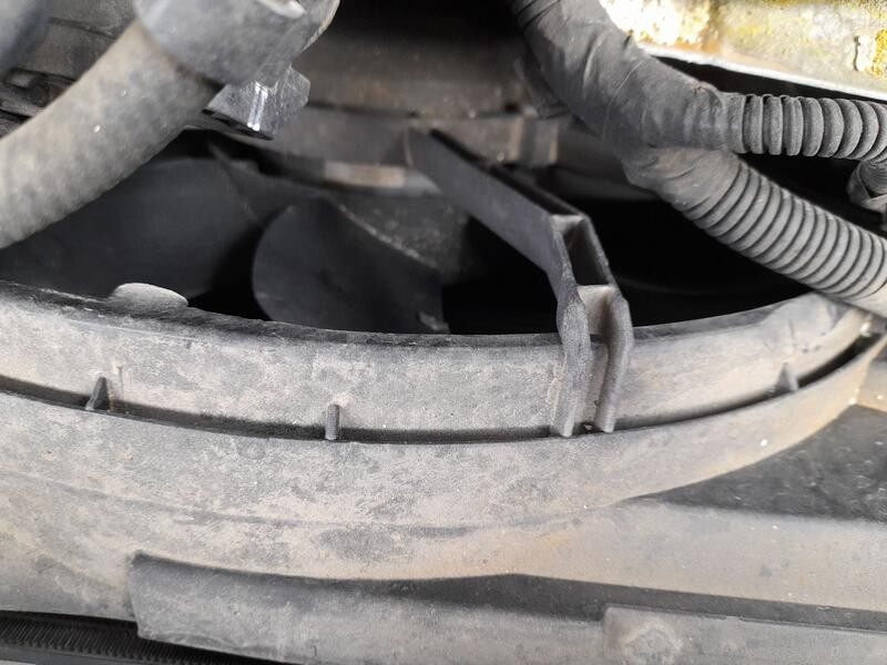 Recambio de electroventilador para dacia logan ii tce 90 lpg referencia OEM IAM 214753416R  