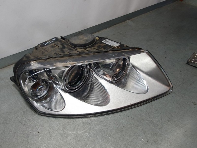 Recambio de faro derecho para volkswagen touareg (7la) tdi v10 referencia OEM IAM 89307869  VALEO XENON PETAÑA ROTA