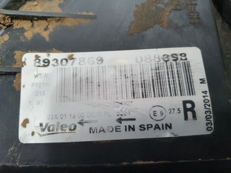 Recambio de faro derecho para volkswagen touareg (7la) tdi v10 referencia OEM IAM 89307869  VALEO XENON PETAÑA ROTA