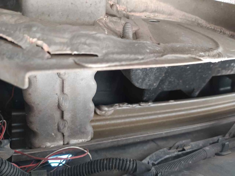 Recambio de refuerzo paragolpes trasero para citroën c3 picasso seduction referencia OEM IAM 742247  