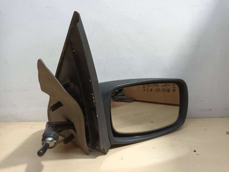Recambio de retrovisor derecho para ford fiesta berl./courier surf referencia OEM IAM 1044211  