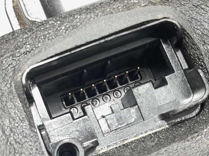 Recambio de cerradura puerta trasera derecha para volkswagen polo (6c1) bluemotion referencia OEM IAM 6R4839016A  7 PINES