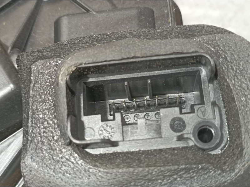 Recambio de cerradura puerta trasera izquierda para volkswagen polo (6c1) bluemotion referencia OEM IAM 5K1837015E  ELECTRICA