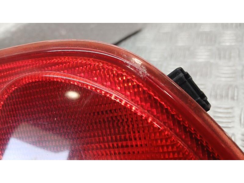 Recambio de piloto trasero izquierdo interior para mercedes-benz clase e (w210) berlina 320 (210.065) referencia OEM IAM A210820