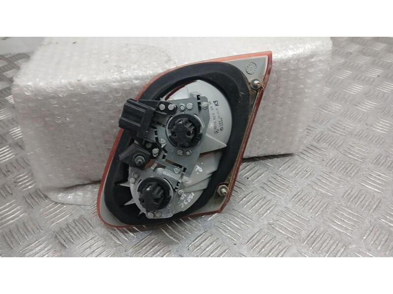 Recambio de piloto trasero izquierdo interior para mercedes-benz clase e (w210) berlina 320 (210.065) referencia OEM IAM A210820