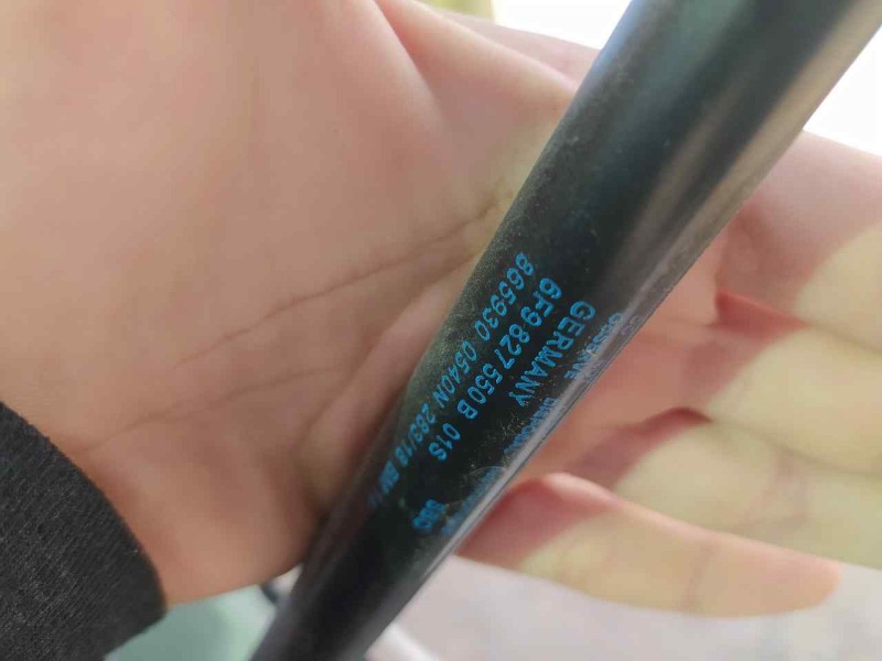 Recambio de amortiguadores maletero / porton para seat arona style edition referencia OEM IAM 6F9827550D  