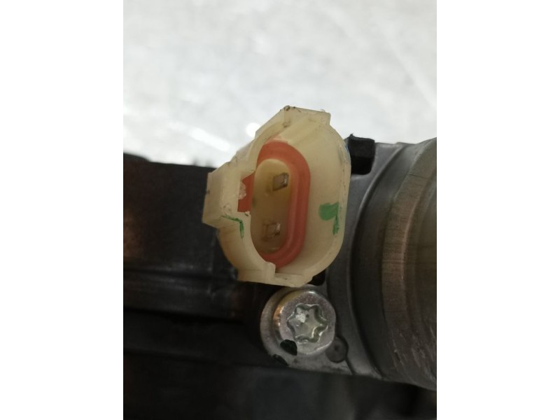 Recambio de elevalunas delantero izquierdo para hyundai i10 style referencia OEM IAM 82450B4000 F00S1W2025 BOSCH ELECTRICO 2 PIN