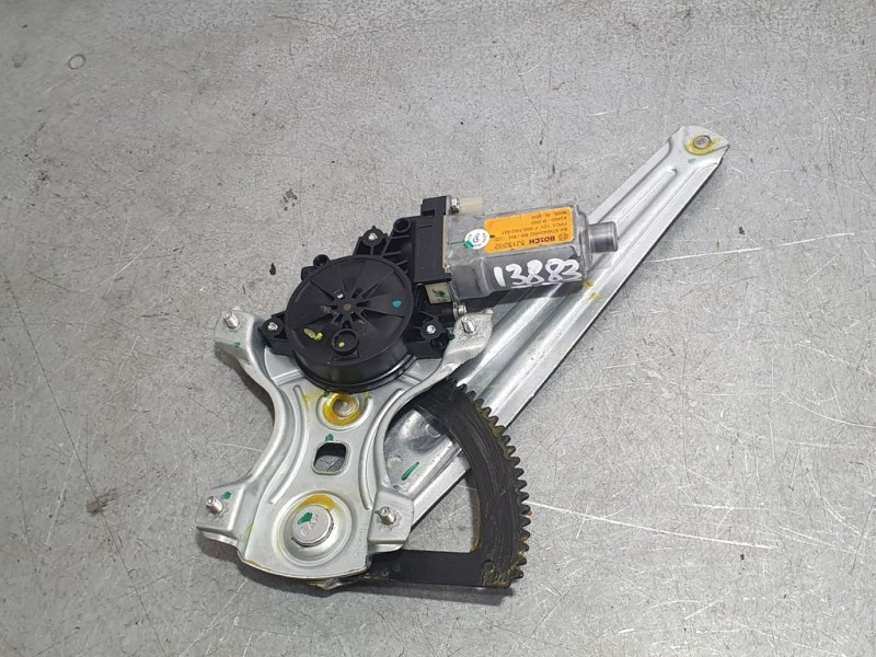 Recambio de elevalunas trasero derecho para hyundai i10 style referencia OEM IAM 83460B4000 F00S1W2027 BOSCH