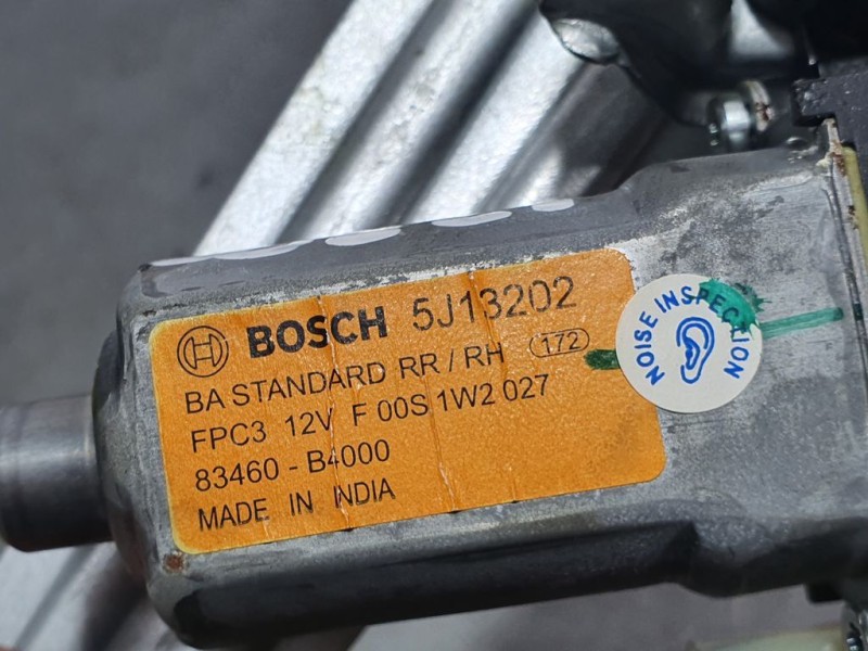 Recambio de elevalunas trasero derecho para hyundai i10 style referencia OEM IAM 83460B4000 F00S1W2027 BOSCH