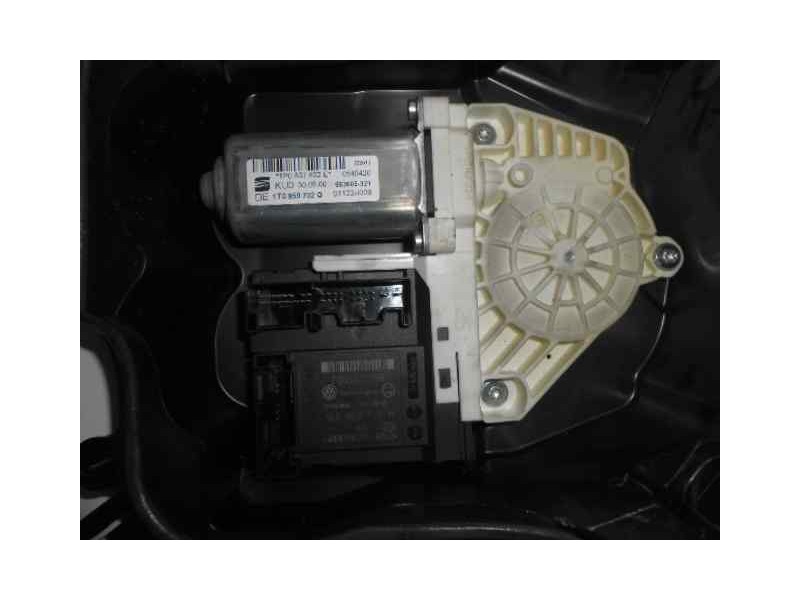 Recambio de elevalunas delantero derecho para seat leon (1p1) reference referencia OEM IAM 1P0837402E 1T0959702G ELECTRICO