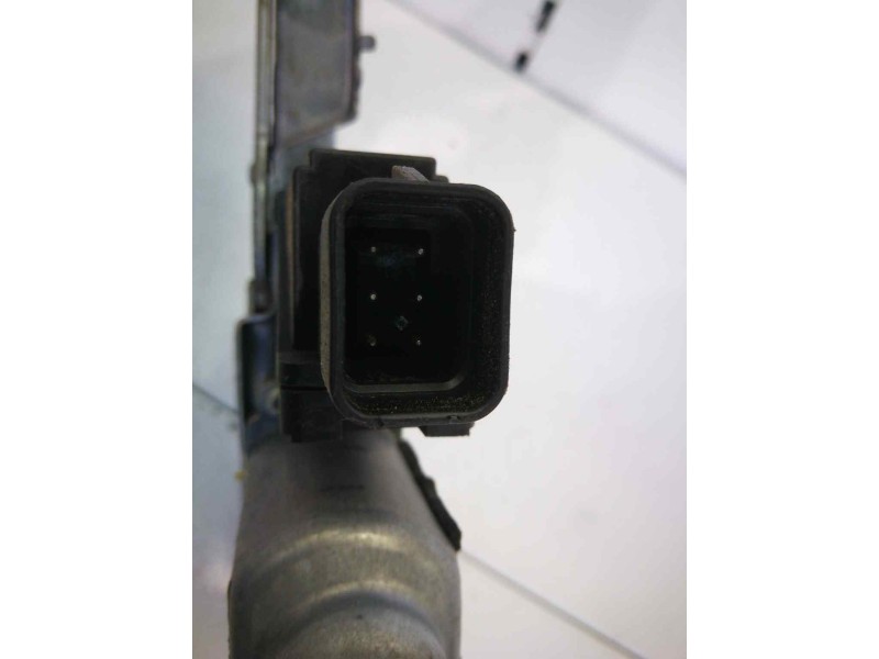 Recambio de elevalunas delantero izquierdo para opel corsa c 1.2 16v cat (z 12 xe / lw4) referencia OEM IAM 2446593  6 PINS