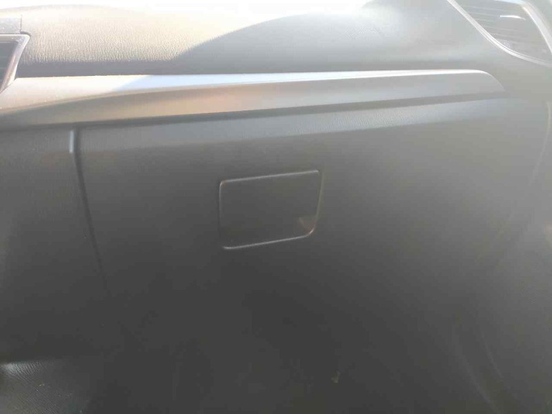 Recambio de guantera para mazda 3 lim. () black tech edition referencia OEM IAM BADE6403002  