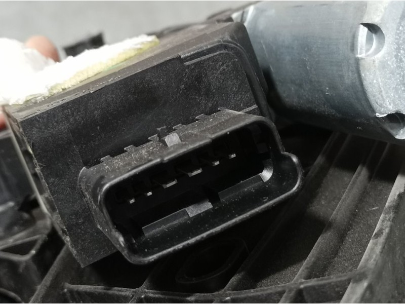 Recambio de elevalunas trasero derecho para peugeot 3008 gt line referencia OEM IAM 9810488480  ELECTRICO 6 PINS
