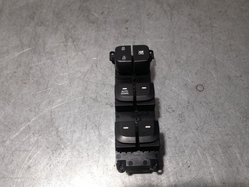 Recambio de mando elevalunas delantero izquierdo para hyundai i10 style referencia OEM IAM 512110386B4010  