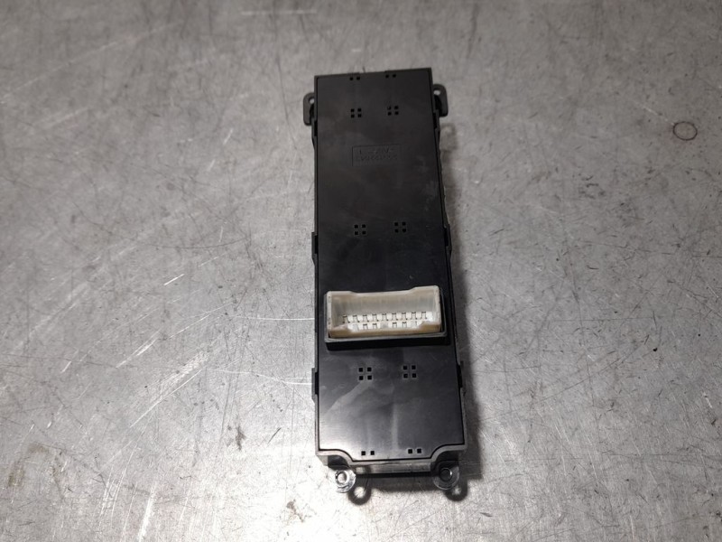 Recambio de mando elevalunas delantero izquierdo para hyundai i10 style referencia OEM IAM 512110386B4010  