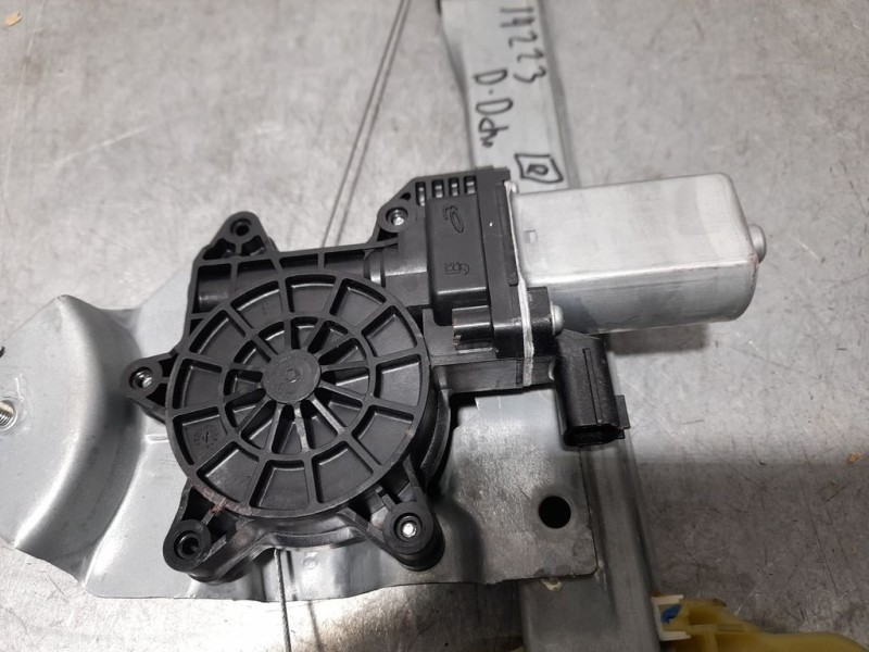 Recambio de elevalunas delantero derecho para renault clio iv dynamique referencia OEM IAM 807205569R  ELECTRICO 2 PINES