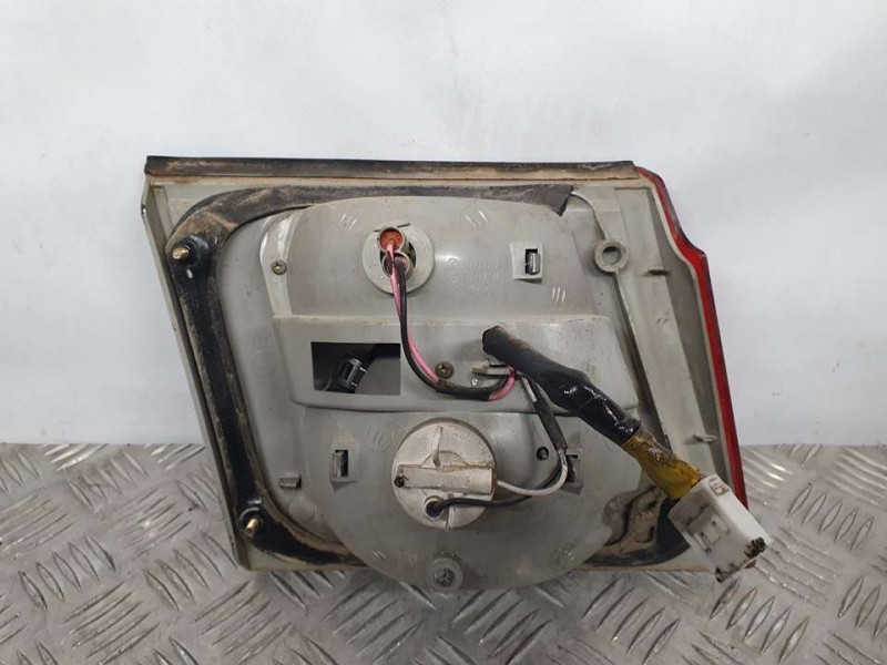 Recambio de piloto trasero derecho para kia carens 2.0 crdi lx monovolumen referencia OEM IAM SIN REF  INTERIOR