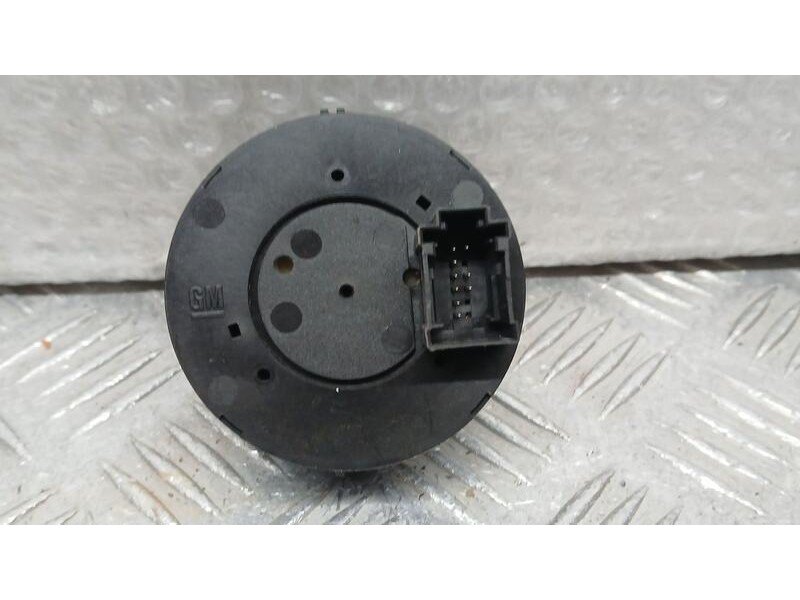 Recambio de mando multifuncion para opel corsa d enjoy referencia OEM IAM 13249397EB TRW 241894