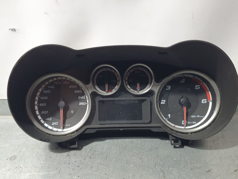 Recambio de cuadro instrumentos para alfa romeo mito (145) distinctive referencia OEM IAM 50510265 A2C53302036 CONTINENTAL