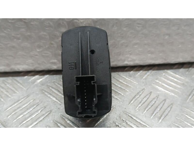 Recambio de mando elevalunas delantero izquierdo para opel corsa d enjoy referencia OEM IAM 13258521AA  315625731