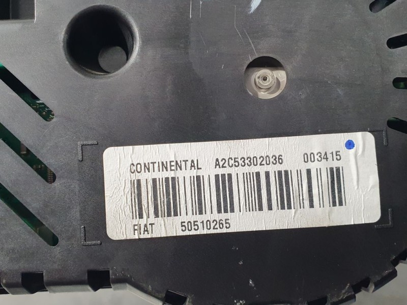 Recambio de cuadro instrumentos para alfa romeo mito (145) distinctive referencia OEM IAM 50510265 A2C53302036 CONTINENTAL