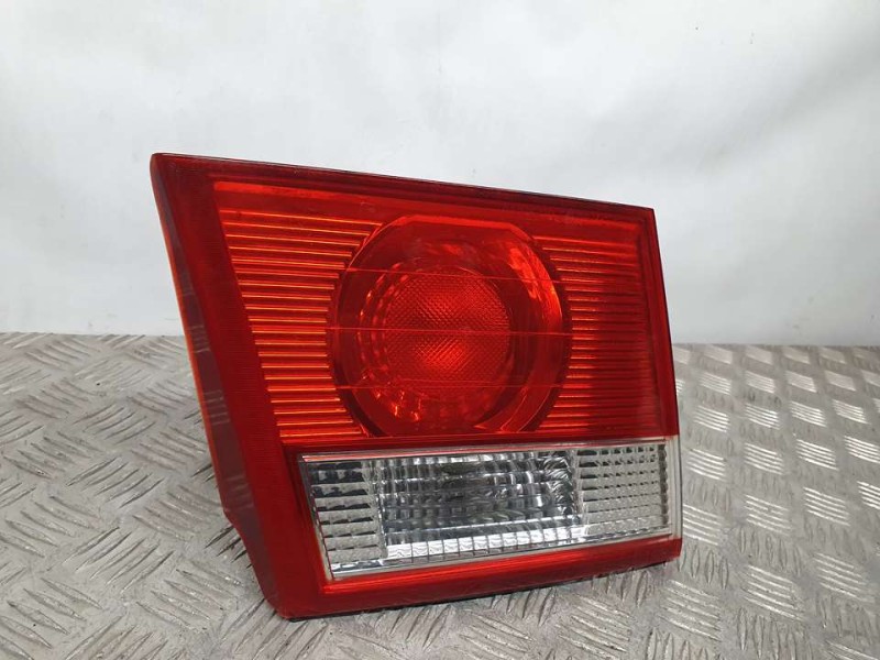 Recambio de piloto trasero izquierdo para kia carens 2.0 crdi lx monovolumen referencia OEM IAM SIN REF  INTERIOR