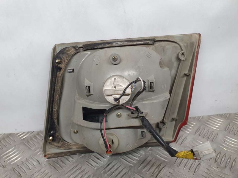 Recambio de piloto trasero izquierdo para kia carens 2.0 crdi lx monovolumen referencia OEM IAM SIN REF  INTERIOR