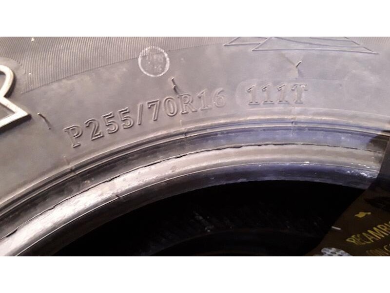 Recambio de neumatico pareja para neumaticos reutilizados - referencia OEM IAM 2557016111T LANVIGATOR 255/70/16/111T