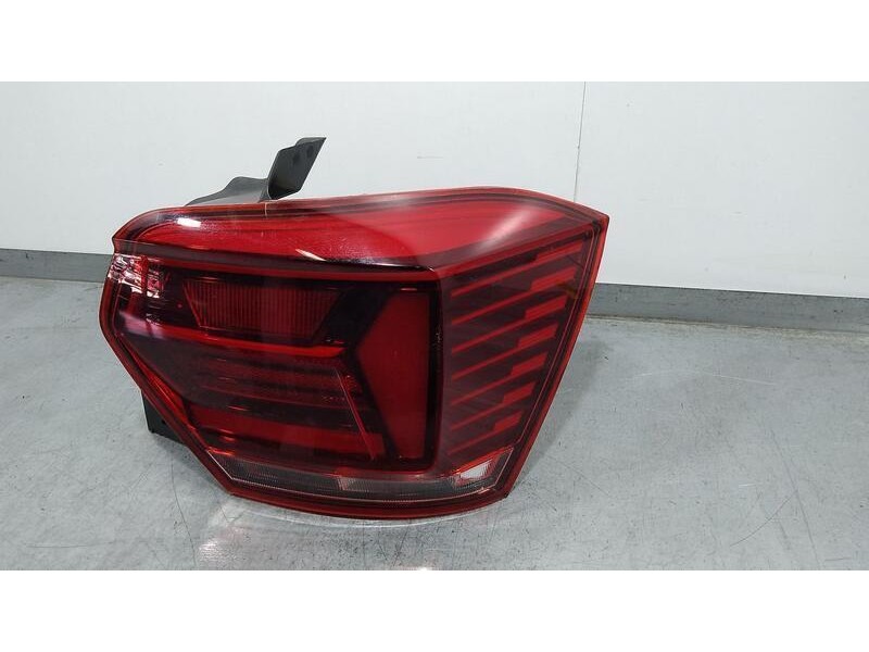 Recambio de piloto trasero derecho para volkswagen polo advance referencia OEM IAM 2G0945096B  