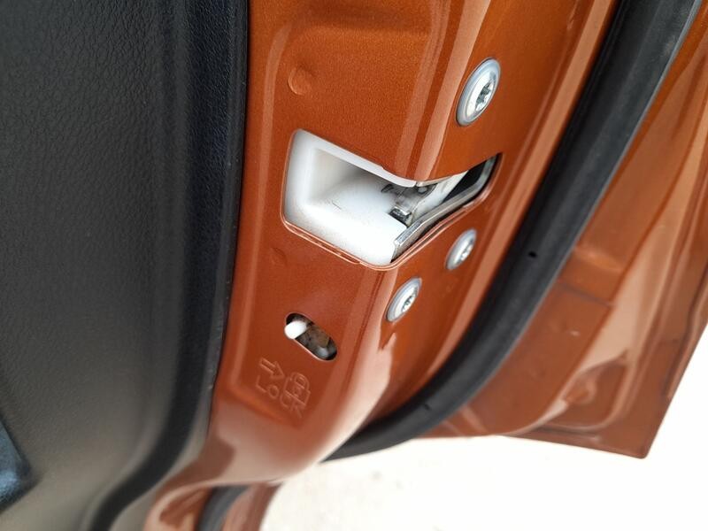 Recambio de cerradura puerta trasera derecha para suzuki vitara (ly) 1.6 ddis (apk 416d) referencia OEM IAM 8230154P02000  