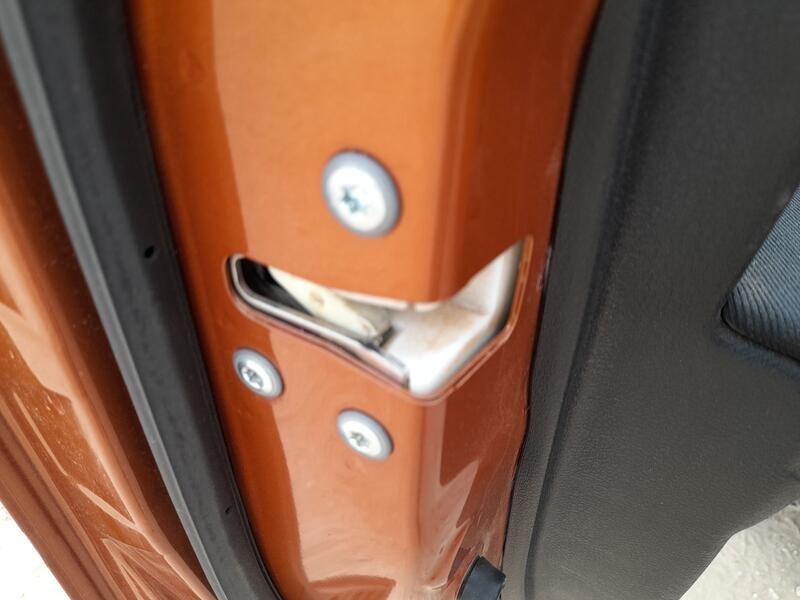 Recambio de cerradura puerta trasera izquierda para suzuki vitara (ly) 1.6 ddis (apk 416d) referencia OEM IAM 8230254P02000  