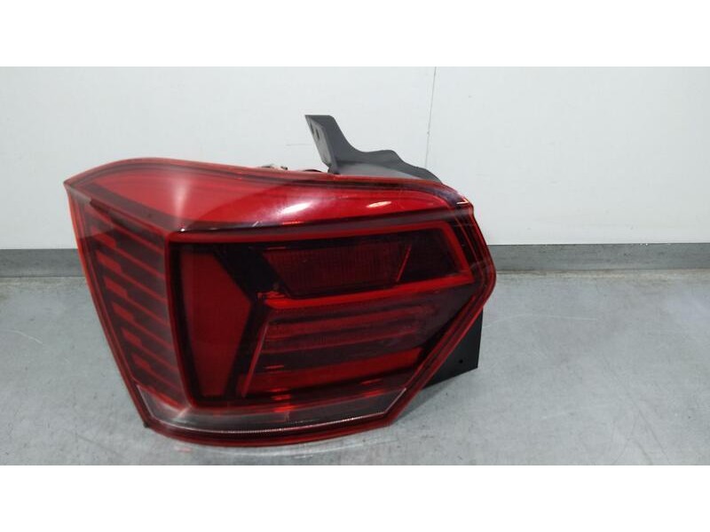 Recambio de piloto trasero izquierdo para volkswagen polo advance referencia OEM IAM 2G0945095B  