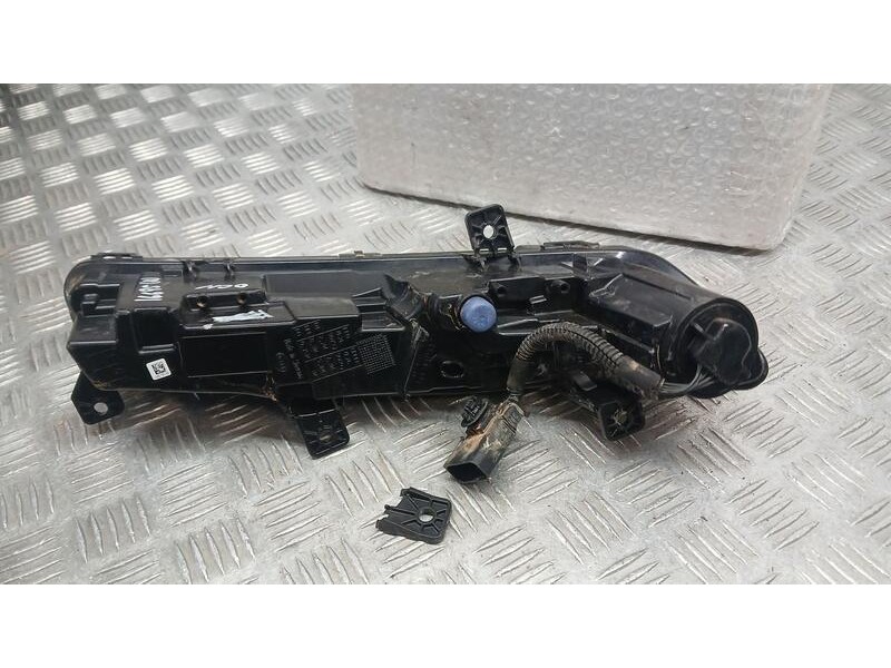 Recambio de piloto delantero derecho para peugeot 308 sw iii (fc_, fj_, fr_, f4_, fn_) bluehdi 130 (fcyhzl, fcyhzt) referencia O